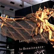 Exposition Les ingénieurs de la Renaissance - La machine volante de Léonard de Vinci.