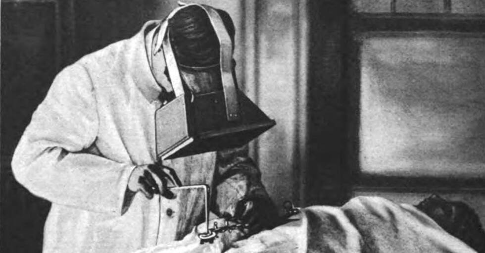 Les Rayonnements En Medecine Regards Sur L Histoire De L Imagerie Medicale Dossiers Ressources En Ligne Chercher Trouver Bibliotheque Lieux Ressources Au Programme Cite Des Sciences Et De L Industrie