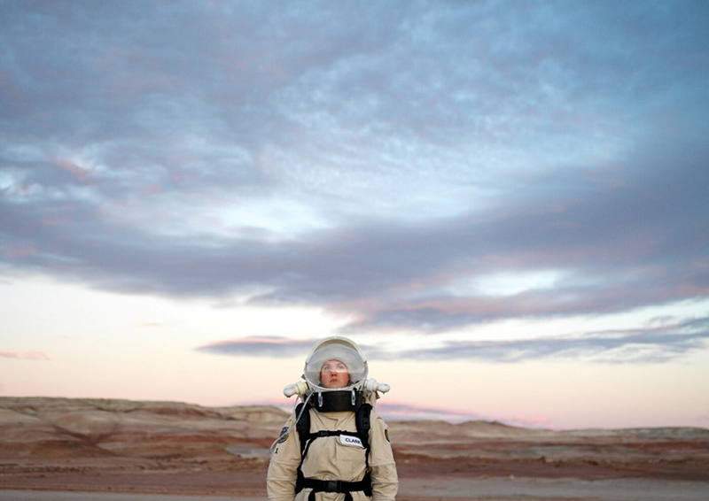 Humains dans l'espace - Photo Vincent Fournier