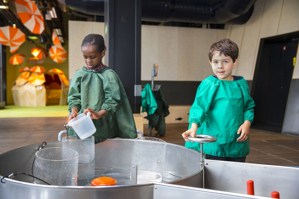 Comprendre son enfant en l'observant jouer sur le chantier - Ressources  spécial parents - La Cité des enfants - Expos permanentes - Au programme -  Cité des sciences et de l'industrie