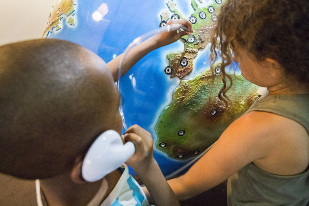 Comprendre son enfant en l'observant jouer sur le chantier - Ressources  spécial parents - La Cité des enfants - Expos permanentes - Au programme -  Cité des sciences et de l'industrie