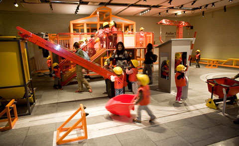 Comprendre son enfant en l'observant jouer sur le chantier - Ressources  spécial parents - La Cité des enfants - Expos permanentes - Au programme -  Cité des sciences et de l'industrie