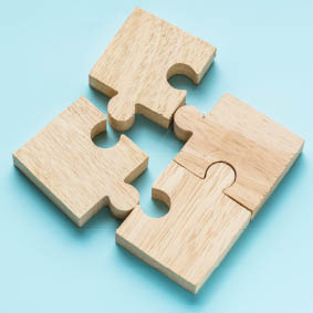 Pièces de puzzle en bois